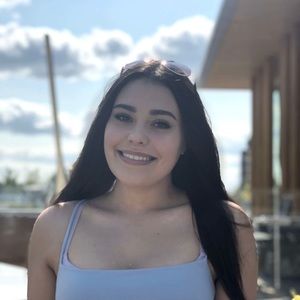 Meet your Posher, Julia